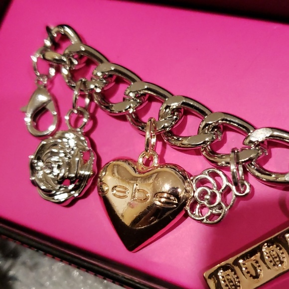 ❤NWOT Bebe Charm Braclet W/ Earrings - Picture 3 of 3